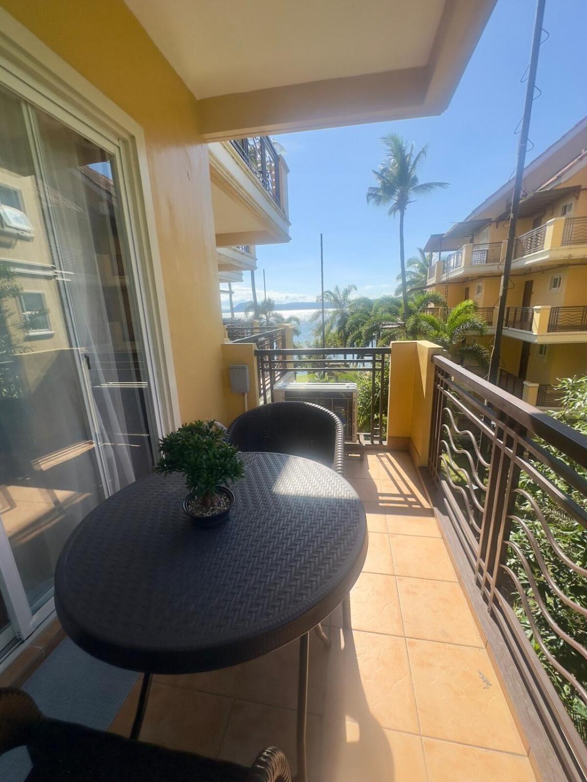 Club Balai Isabel Taal Lakeview 305 Malvar Apartment *